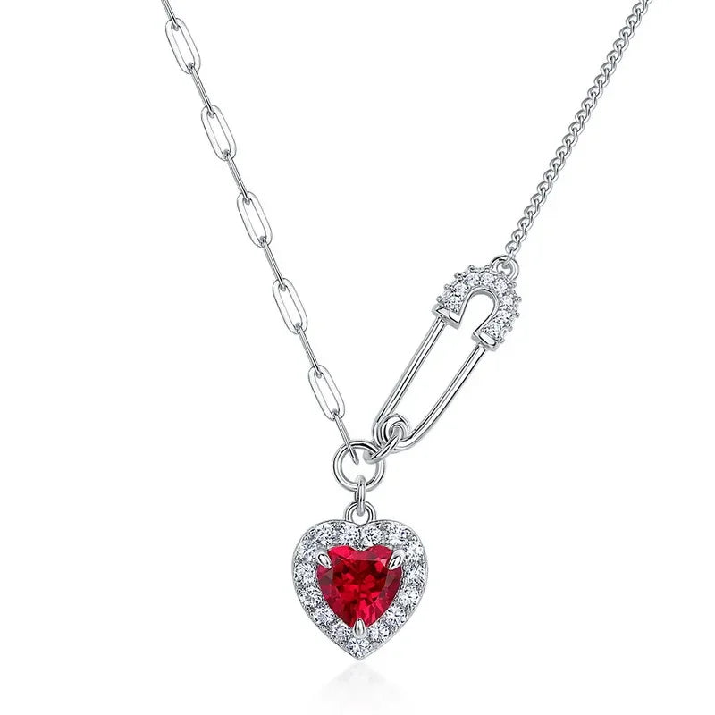 Niche Elegant Cold Luxury Necklace Women's Unique European Style Heart Shaped Beads Fashionable Light Weight Long Jewelry