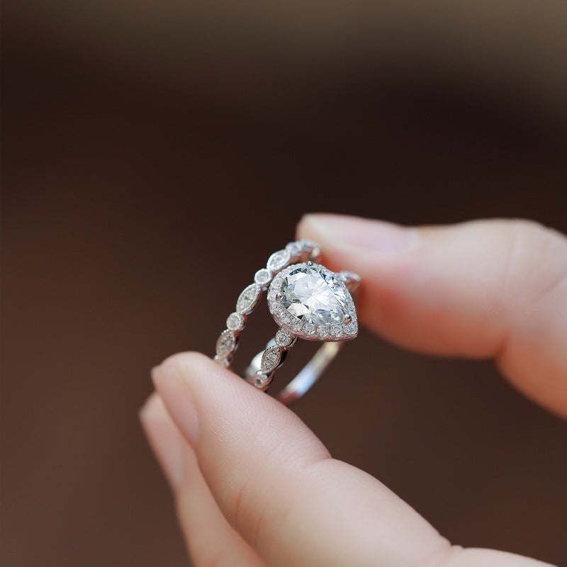 Light Luxury Water Drops Moissanite Ring