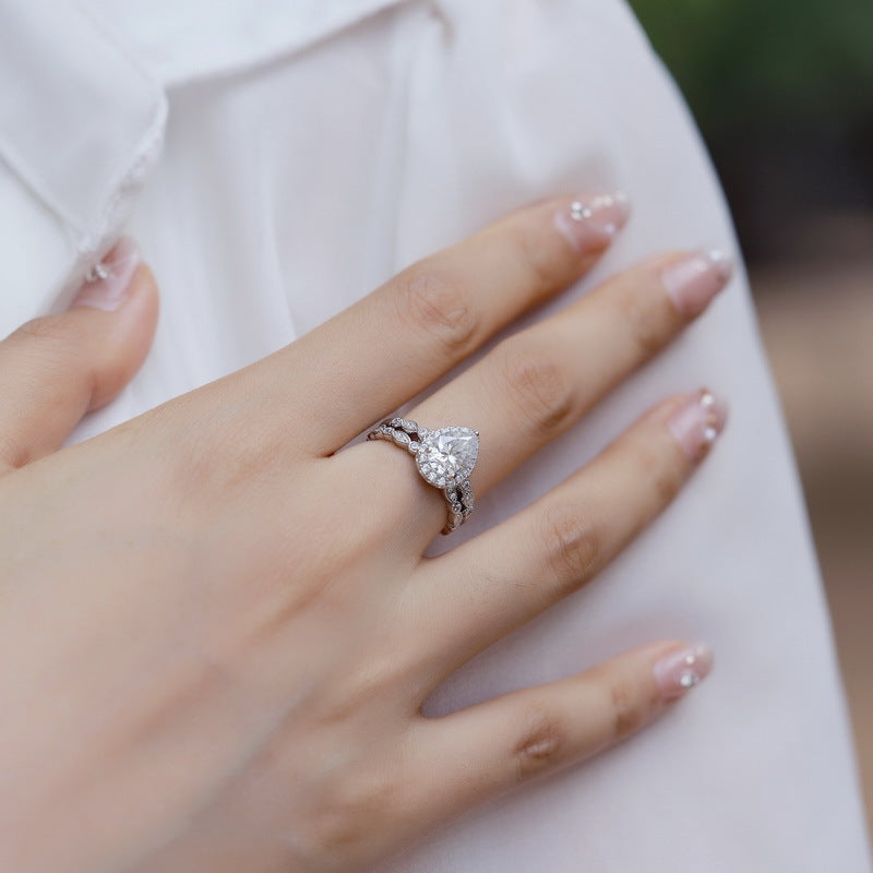 Light Luxury Water Drops Moissanite Ring