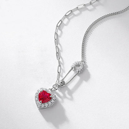 Niche Elegant Cold Luxury Necklace Women's Unique European Style Heart Shaped Beads Fashionable Light Weight Long Jewelry